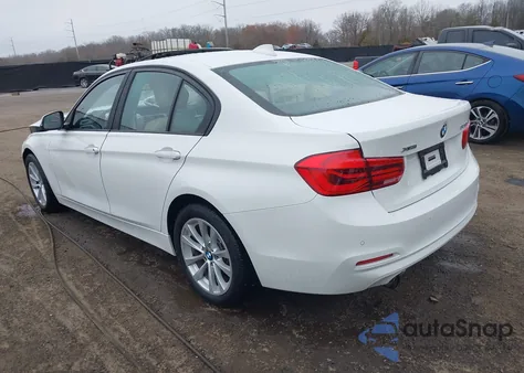 2017 BMW 320 Xi z USA, uszkodzony, nr VIN WBA8E5G5XHNU22436